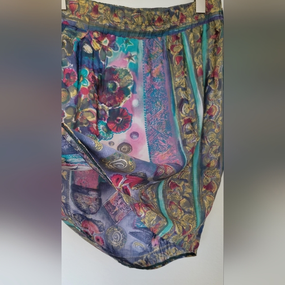 Women's Componix Brand 2-Piece Printed Set - Picture 8 of 9